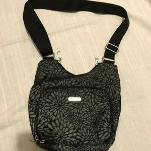 Baggallini Criss Cross Bag Gray Black Flower Print